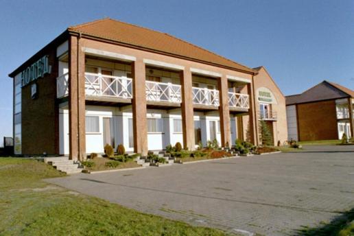 Greenline Hotel Hellfeld نيوبراندنبرغ المظهر الخارجي الصورة