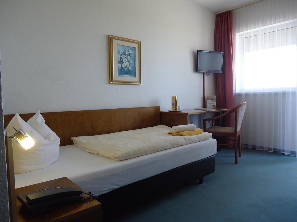 Greenline Hotel Hellfeld نيوبراندنبرغ الغرفة الصورة